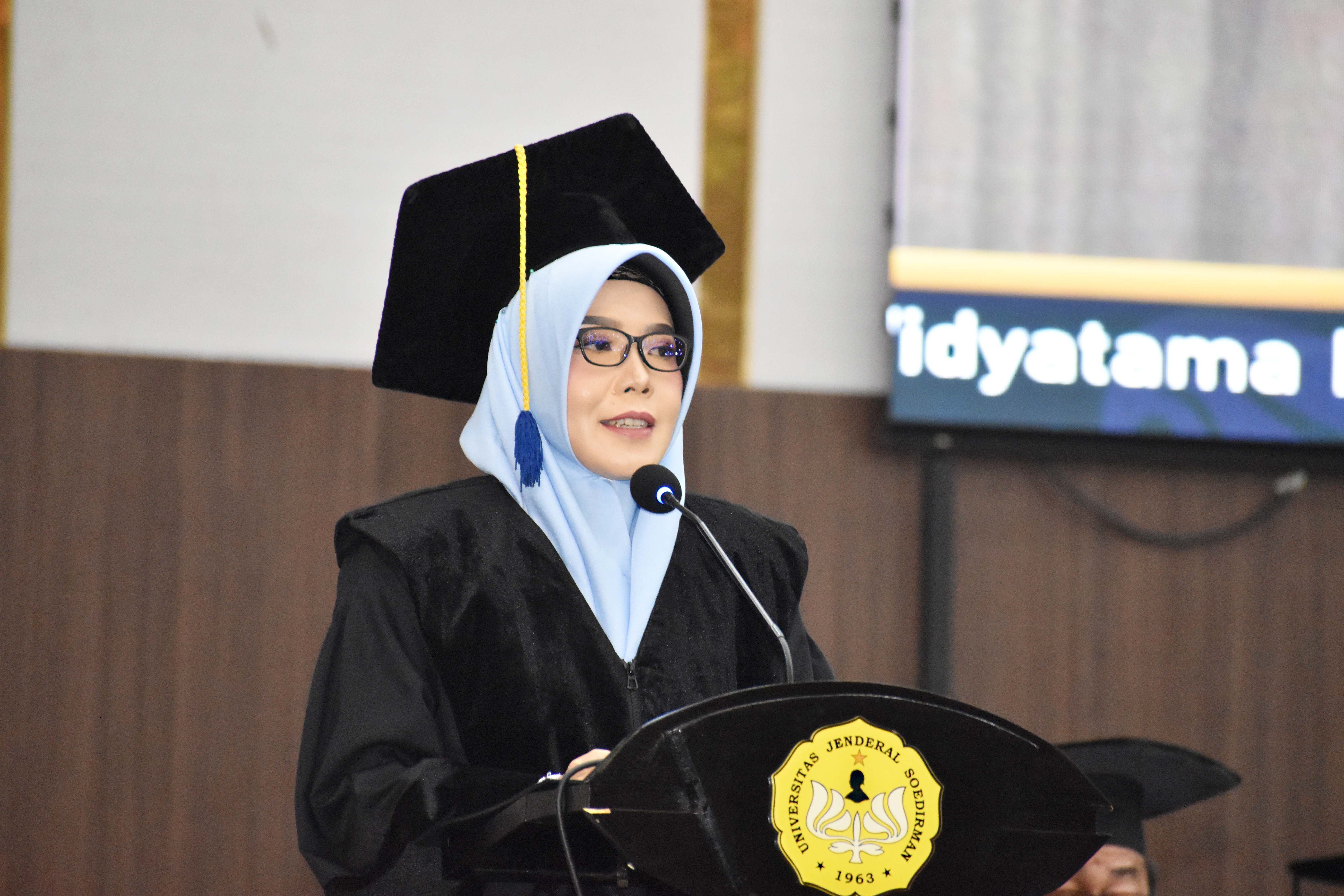 Prof. Mekar Dewi Anggraeni 