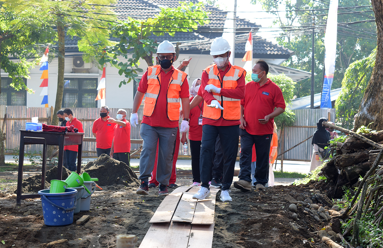 peletakan batu pertama